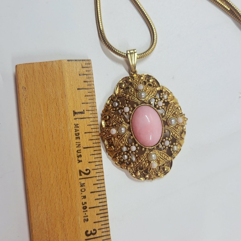 Vintage Avon Pink Cabochon Faux Pearl Pendant Necklace Gold Tone 30" Granny Core - Picture 8 of 8